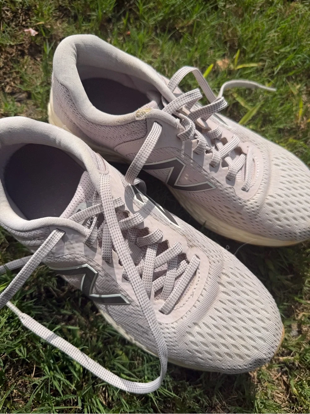 New Balance Women's Light Gray Athletic Running Shoes